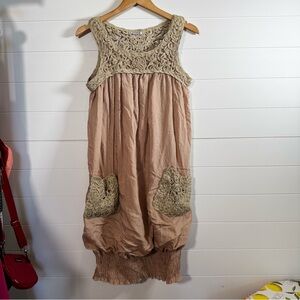 STYLE Bubble Bottom Lined Dress with Pockets Size Large